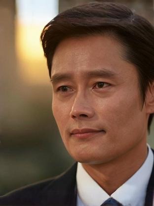 Person who looks like Lee Sun-kyun