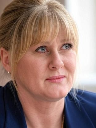 Person who looks like Jamie O'Neal