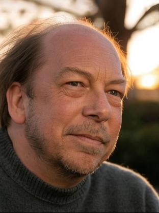 Person who looks like Curtis Armstrong