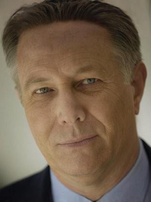 Person who looks like Judge Reinhold