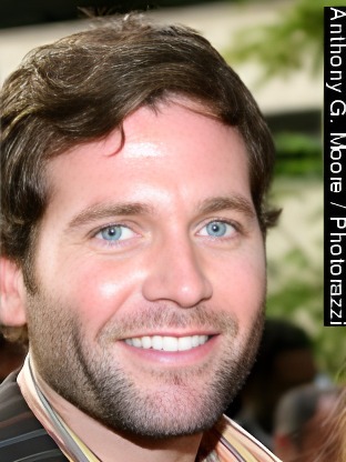 Person who looks like Tim Rozon
