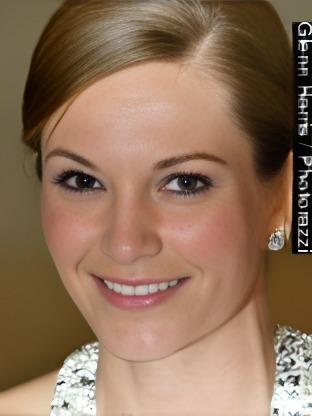 Person who looks like Kelli Williams