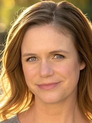 Person who looks like Katie Lowes
