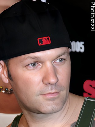 Person who looks like Chris Jericho