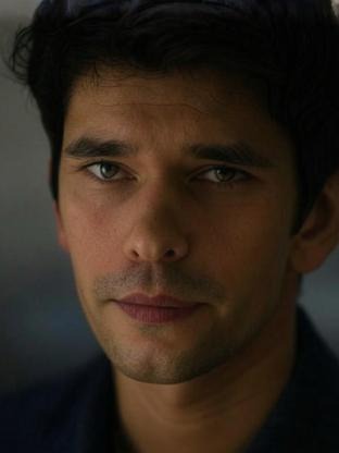 Person who looks like Peter Gadiot