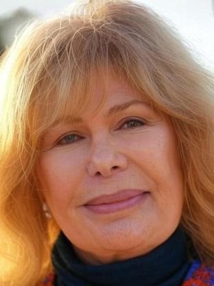 Person who looks like Barbara Eden
