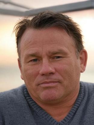 Person who looks like Joe Don Baker