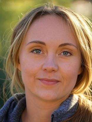 Person who looks like Lorraine Nicholson
