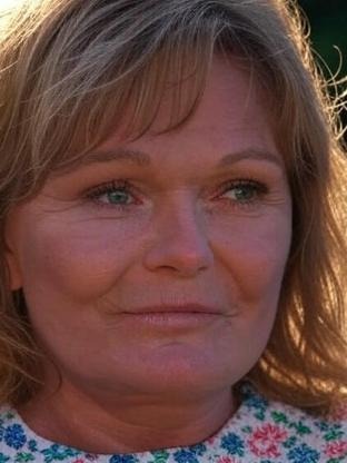 Person who looks like Margot Kidder