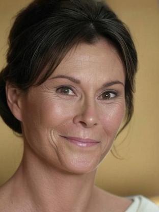 Person who looks like Elizabeth Marvel