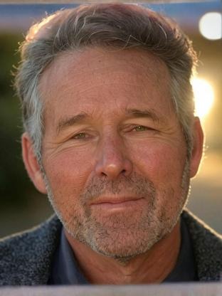 Person who looks like Mackenzie Astin