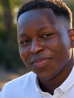 Person who looks like Kevin Eubanks