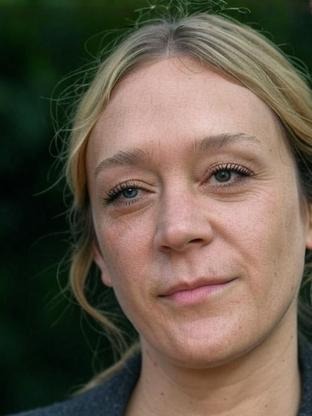 Person who looks like Saoirse Ronan