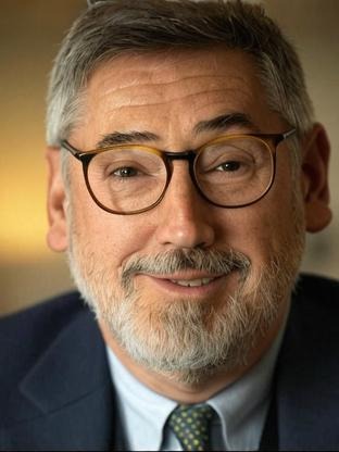 Person who looks like Steven Spielberg