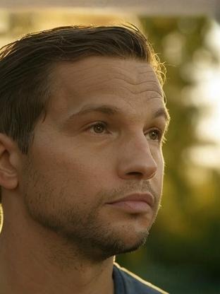 Person who looks like Luke Grimes