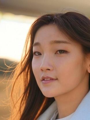Person who looks like Bae Doona