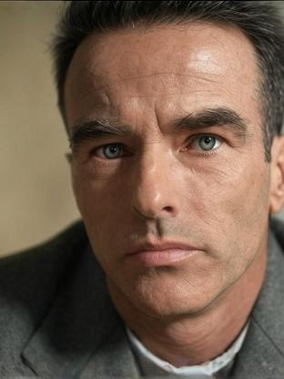 Person who looks like Claes Bang