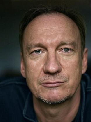 Person who looks like John de Lancie