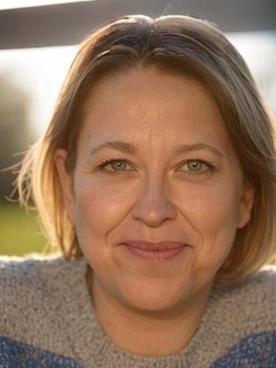 Person who looks like Kerry Fox