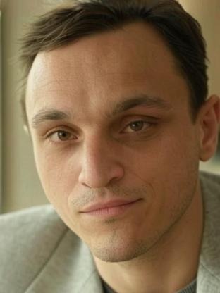 Person who looks like Colin Woodell
