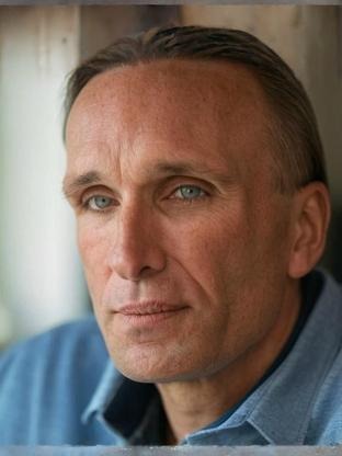 Person who looks like Ed Harris