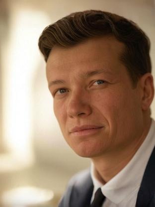 Person who looks like Joseph Sikora