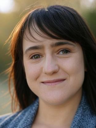 Person who looks like Maria de Medeiros