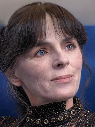 Person who looks like Claudia Winkleman