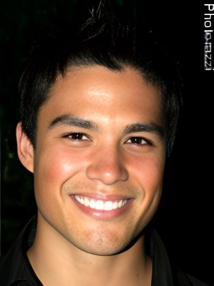 Person who looks like Chase Stokes