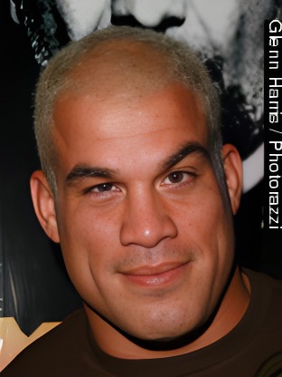 Person who looks like Alex Pereira