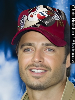 Person who looks like Victor Webster