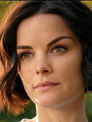 Person who looks like Kimberly Williams-Paisley