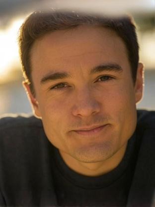 Person who looks like Jay Mohr