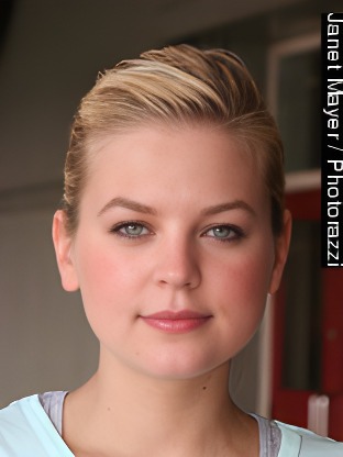 Person who looks like Kirstie Alley