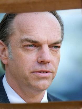 Person who looks like W. Earl Brown