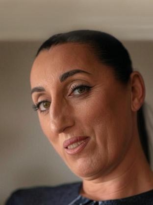 Person who looks like Bonnie Aarons