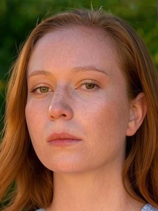 Person who looks like Taissa Farmiga