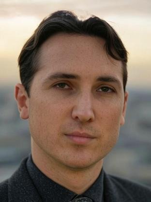 Person who looks like Mark Feuerstein