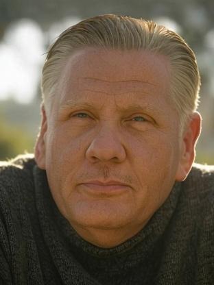 Person who looks like Christopher Lambert