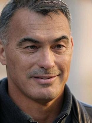 Person who looks like Amr Diab