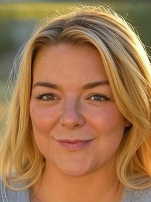 Person who looks like Francesca Eastwood