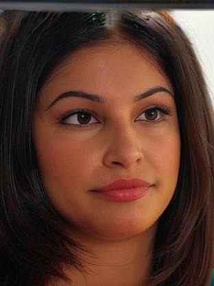 Person who looks like Sunny Leone