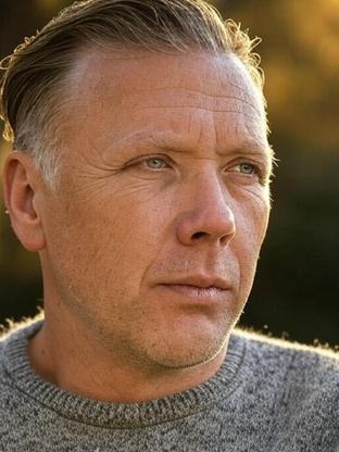 Person who looks like Renny Harlin