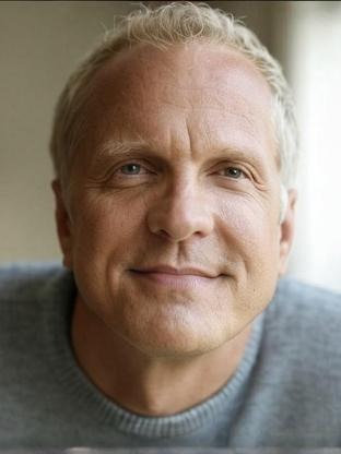 Person who looks like Mark Moses