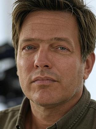 Person who looks like D.B. Sweeney