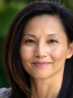 Person who looks like Shannen Doherty