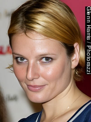 Person who looks like Jolene Blalock