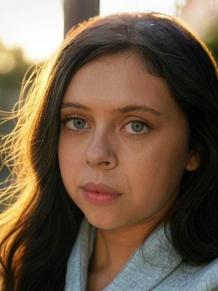Person who looks like Shira Haas