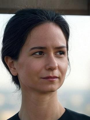 Person who looks like Peri Baumeister