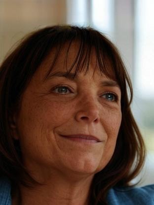 Person who looks like Margot Kidder